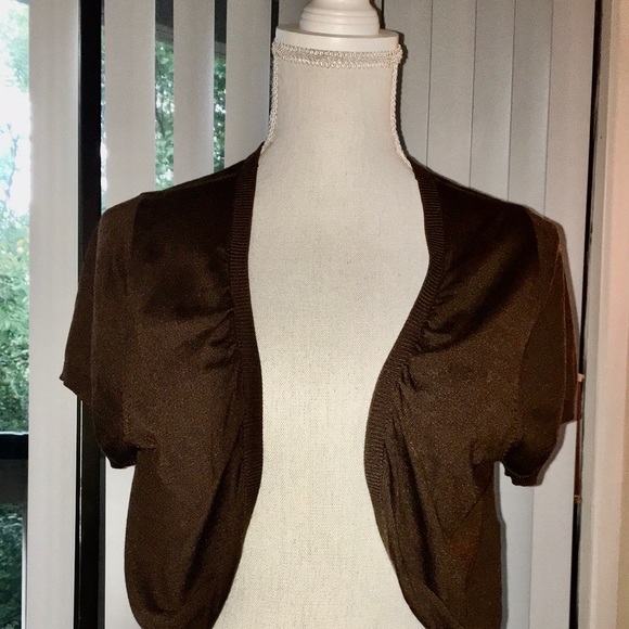 Banana Republic short sleeve crop sweater - Picture 2 of 6